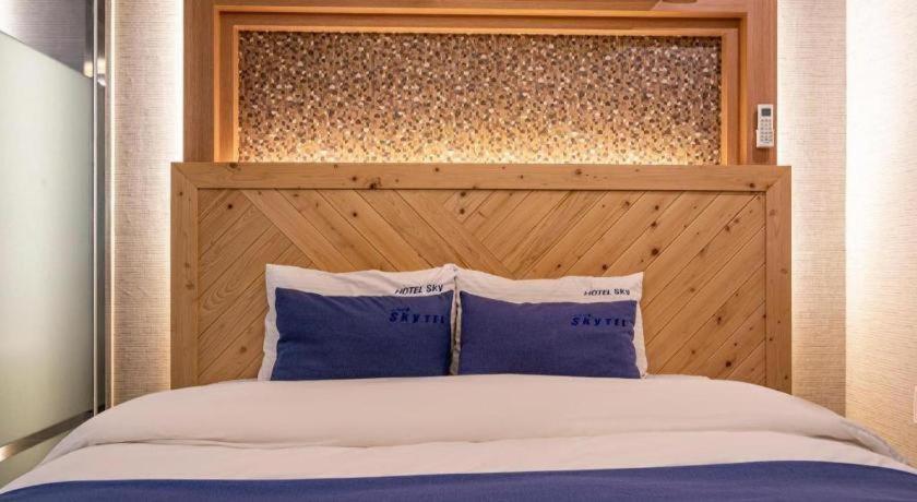 Sky Hotel Чханвон Екстер'єр фото