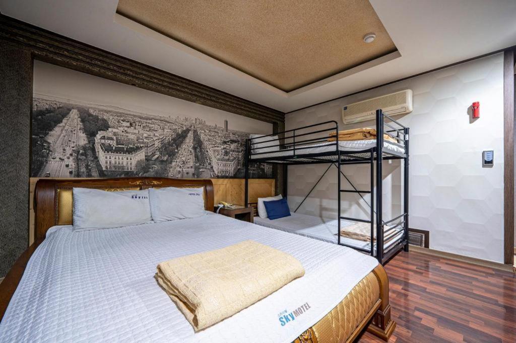 Sky Hotel Чханвон Екстер'єр фото