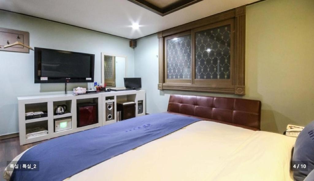 Sky Hotel Чханвон Екстер'єр фото