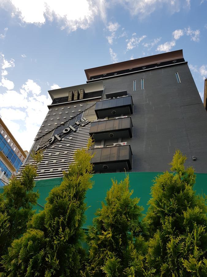 Sky Hotel Чханвон Екстер'єр фото