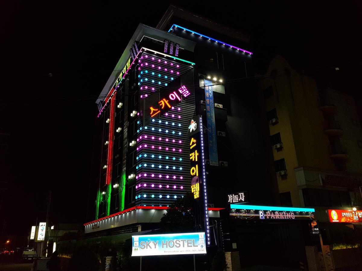 Sky Hotel Чханвон Екстер'єр фото